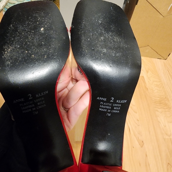Women Anne Klein heels - Picture 3 of 3